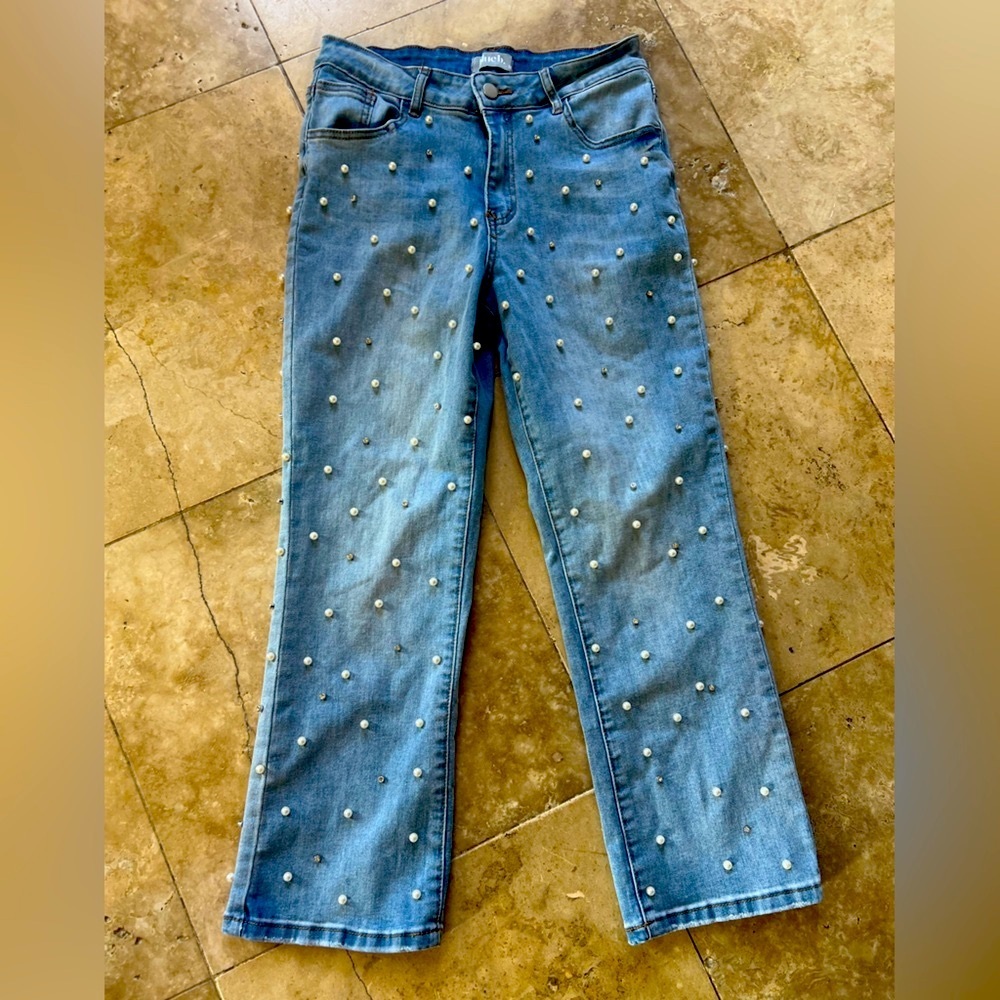 BlueB ladies jeans Medium pearl and stone
Studded. Very good condition
